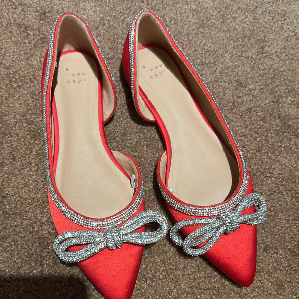 NWOT Size 8.5